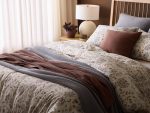 BED-Top_FloraOrganicPrint_DuvetCover_Undyed-Sedona_F_FA23_17365_1