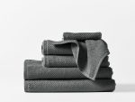 sp23_airweightorganictowel_jade_1_lifestyle_pdp_5_c6ea6b1b-07c2-4b75-8bb9-c0c8ea96243a
