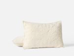 FA24_VelvetTufted_Quilt_Pine_A_0095_304f7cf2-cc1d-4347-967d-aa50a6a0b930-1