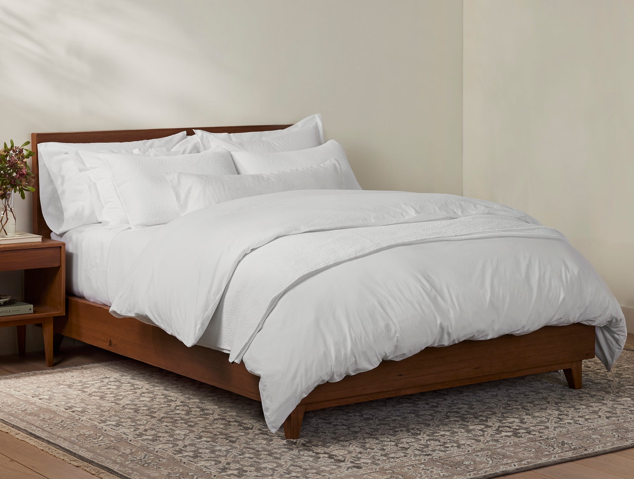 HeritageOrganicPercale_Duvet_AlpineWhite_HeroThreeQuarters_FA23_19713