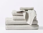 sp23_airweightorganictowel_jade_1_lifestyle_pdp_5_c6ea6b1b-07c2-4b75-8bb9-c0c8ea96243a