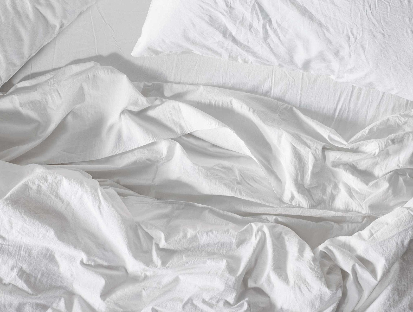 organic_crinkled_percale_alpine_white_sheet_set_oh_v1_pdp_4_1_724d4d80-5834-4b2b-b1ea-596fbb3d3378