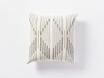 pdp_1025018_morelia_dec_pillows_harvest_fa22_1401