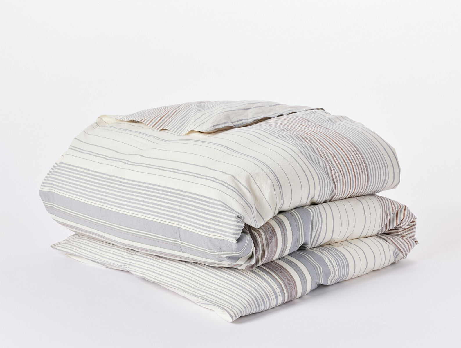 pdp_1025129_coastal_organic__duvet_undyed_w_steelbluestripe_sp23_0335_2_fb00dee8-4034-4405-83fb-1b6234bd049a