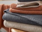 sp23_airweightorganictowel_jade_1_lifestyle_pdp_5_c6ea6b1b-07c2-4b75-8bb9-c0c8ea96243a