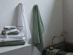 sp23_airweightorganictowel_jade_1_lifestyle_pdp_5_c6ea6b1b-07c2-4b75-8bb9-c0c8ea96243a